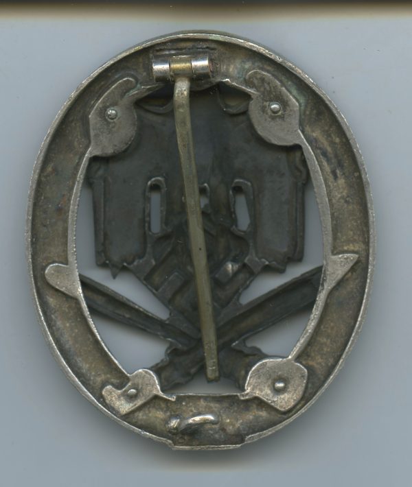 50 Engagement General Assault Badge – Juncker - Image 3