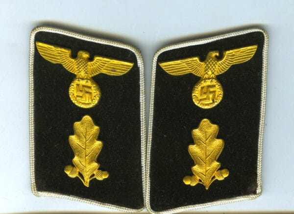 NSDAP Kreis Abschnittsleiter collar tabs