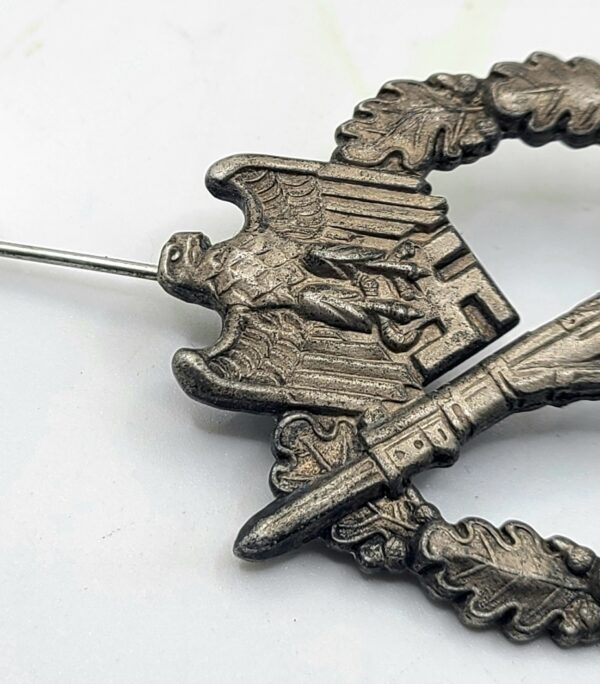 Infantry Assault Badge in Silver by  Eugen Schmidhäussler, Pforzheim - Image 5